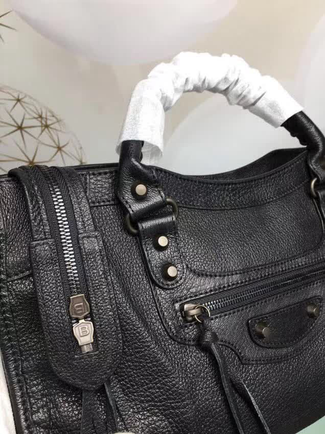 BALENCIAG巴黎世家 原單品質 經典代表作機車包 山羊皮黑錠款 可手提單肩斜跨  BL1041